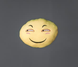 Игрушка мягкая "yellow smile"
